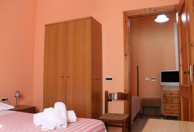شقة غرفة واحدة, Jolly Residence