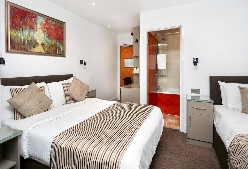Номер Стандарт Трехместный, Conifers Guest House