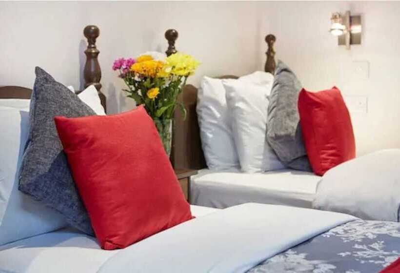 Семейный Номер, Conifers Guest House