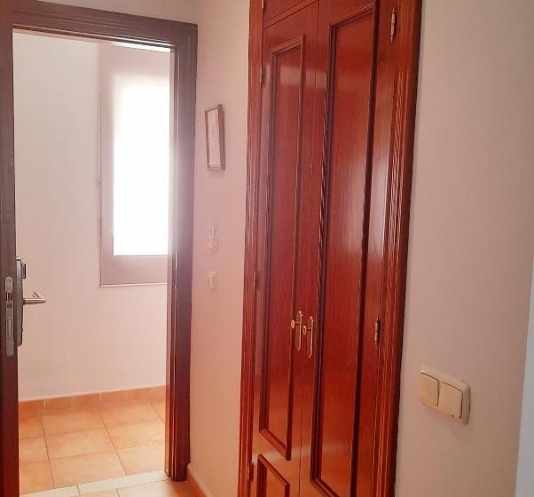 Трехместный Номер Базовый, Hostal La Colonia