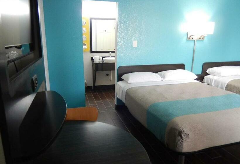 חדר דלוקס לארבעה, Motel 6 Portland, Tx