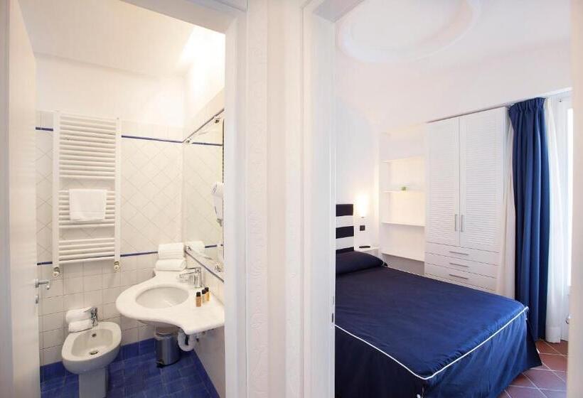 آپارتمان 1 خوابه با چشم‌انداز جانبی دریا, Ischia Blu Resort