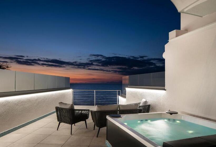 سوئیت با وان آب گرم, Ischia Blu Resort