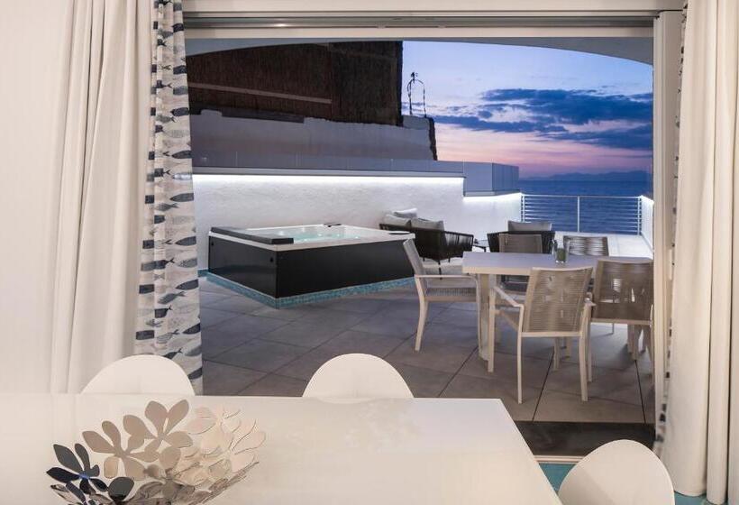 سوئیت با وان آب گرم, Ischia Blu Resort