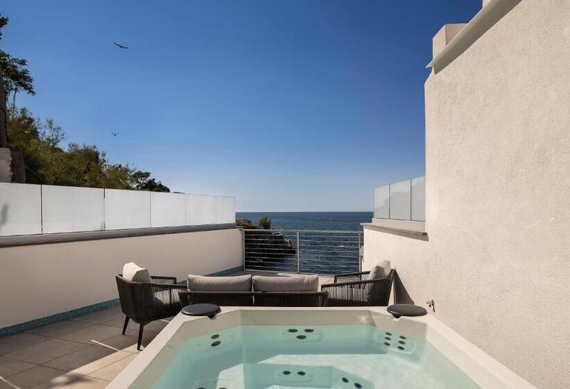 سوئیت با وان آب گرم, Ischia Blu Resort