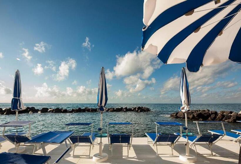 استودیوی استاندارد, Ischia Blu Resort