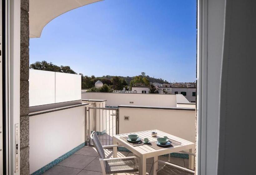استودیوی استاندارد, Ischia Blu Resort