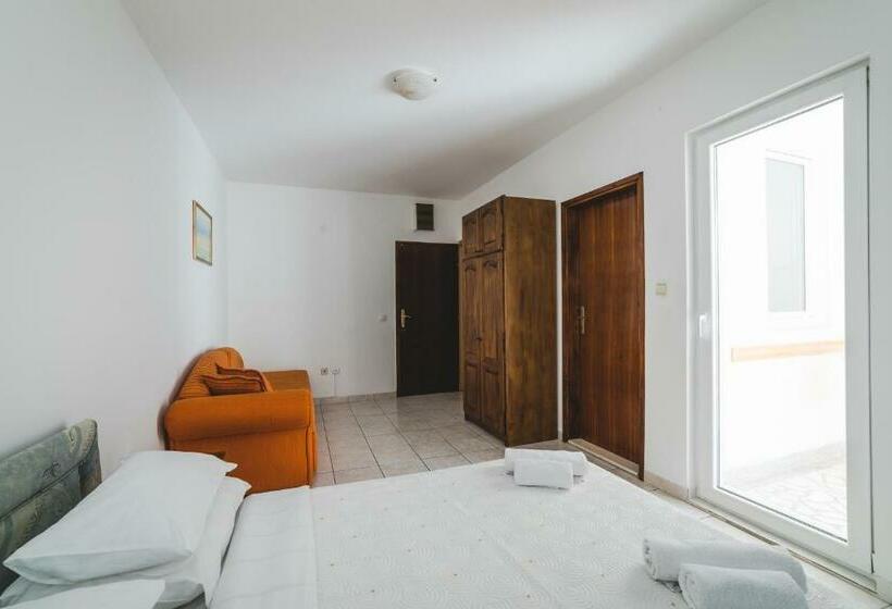 استودیوی استاندارد, Apartments Memidz