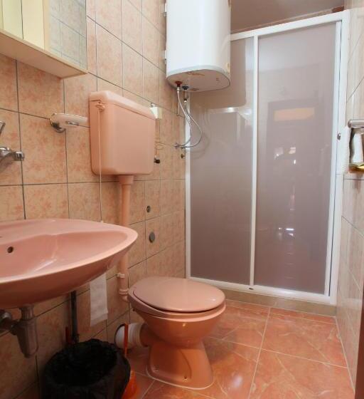 استودیوی استاندارد, Apartments Memidz