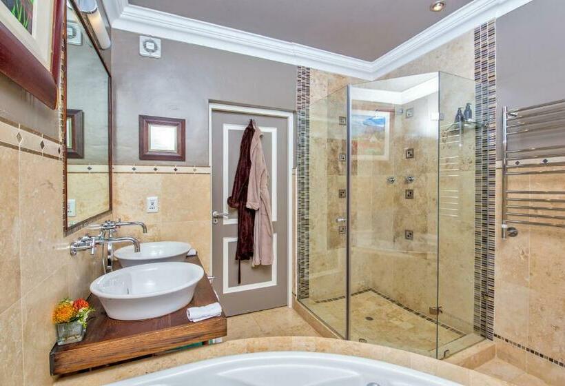 اتاق لوکس با تخت بزرگ, Alexander Guest House