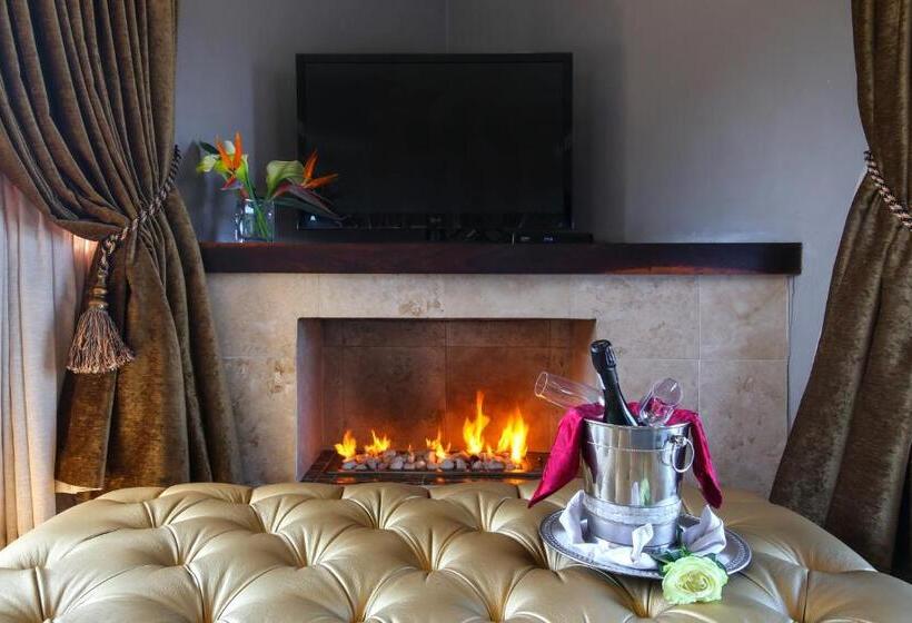 سوئیت رویال, Alexander Guest House