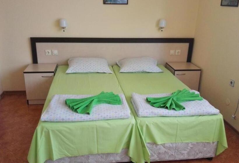 Апартаменты 2 Спальни, Guest House Stoyanovi