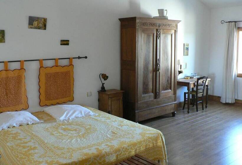 Номер Стандарт Трехместный, Chambres D Hotes Domaine De Beaupre