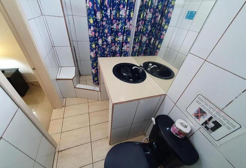 Номер Стандарт Трехместный, Hostal Cerro Azul