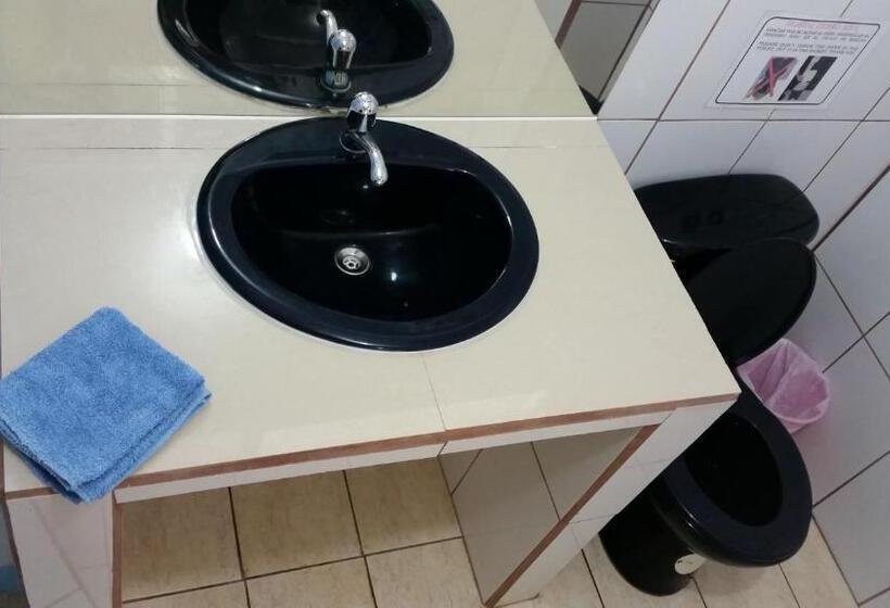 Номер Стандарт Трехместный, Hostal Cerro Azul