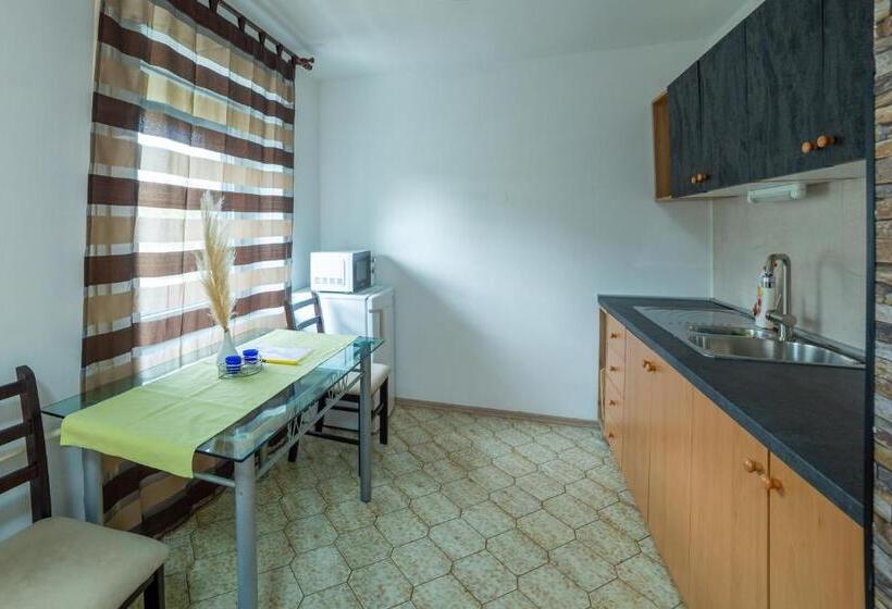 آپارتمان 3 خوابه, Apartments Silva