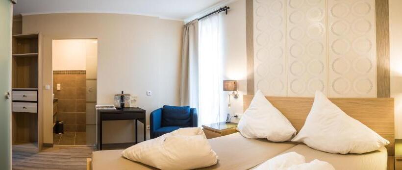 Номер Стандарт, Pension Julia & Haus Elisabeth   Wallner S Hofheuriger & Weinhof