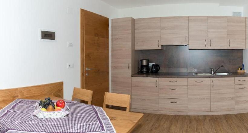 带1个卧室的带阳台的公寓, Krebishof Agriturismo
