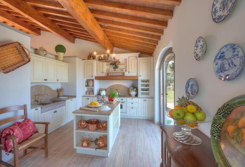 ویلای 4 خوابه, La Vecchia Sassa
