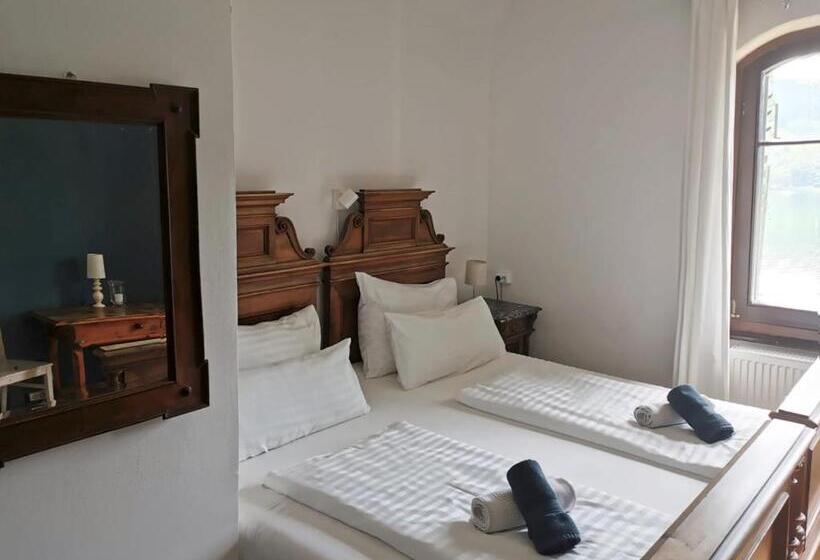 Standard studio with lake view, Villa Streintz