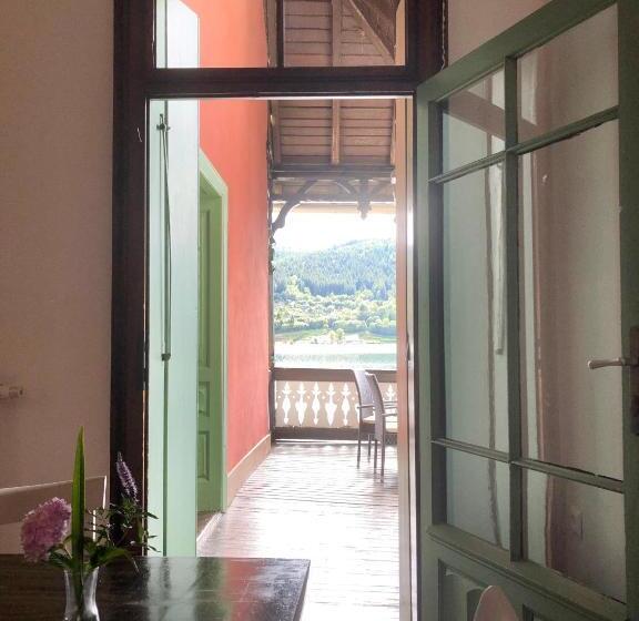 1 Bedroom Apartment Lake View, Villa Streintz