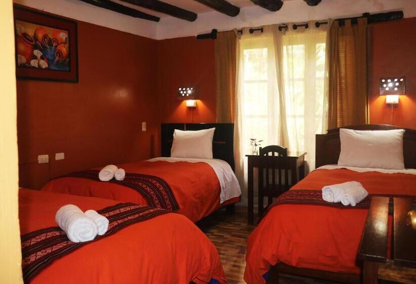 اتاق استاندارد سه نفره, Wayras Hostal