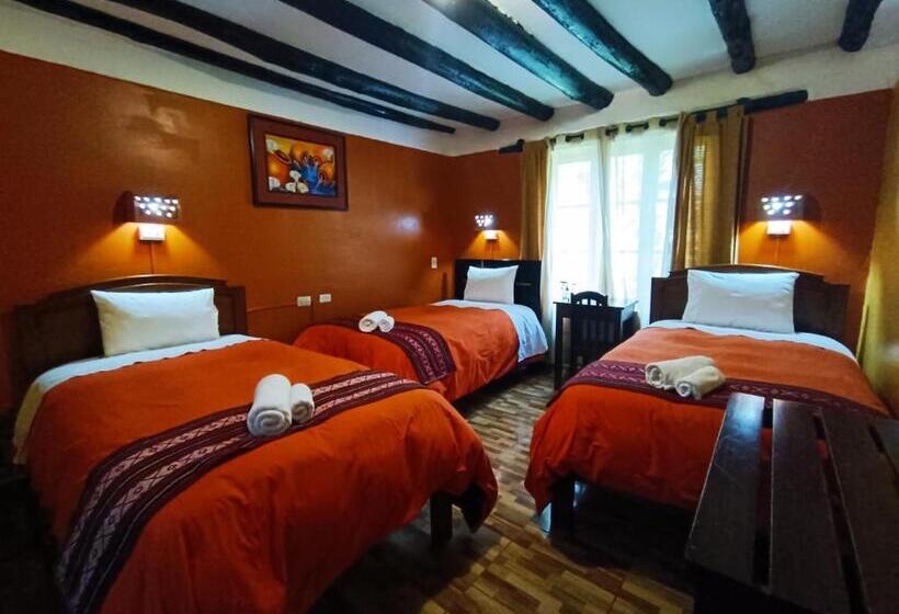 اتاق استاندارد سه نفره, Wayras Hostal