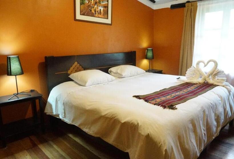 اتاق سوپریور, Wayras Hostal