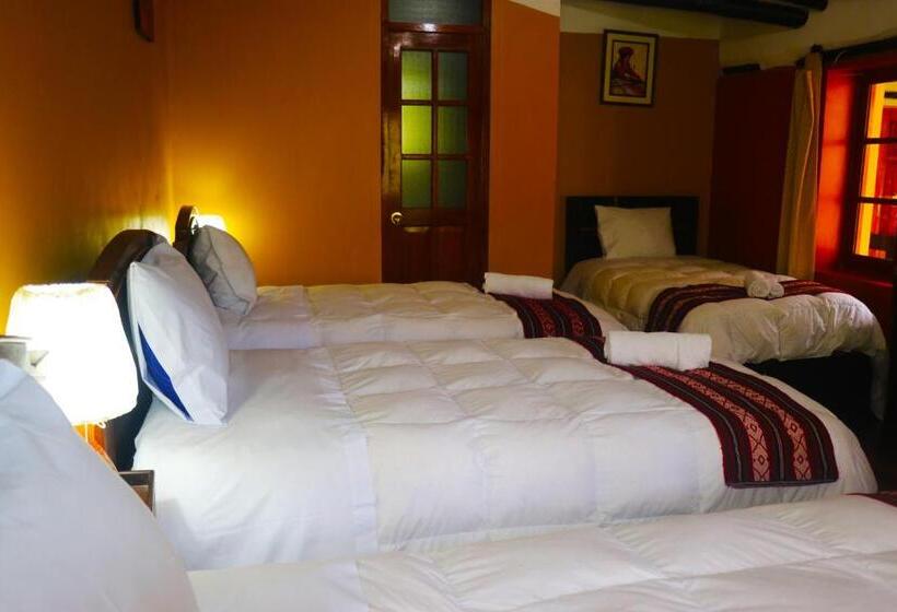 اتاق استاندارد چهار تخته, Wayras Hostal
