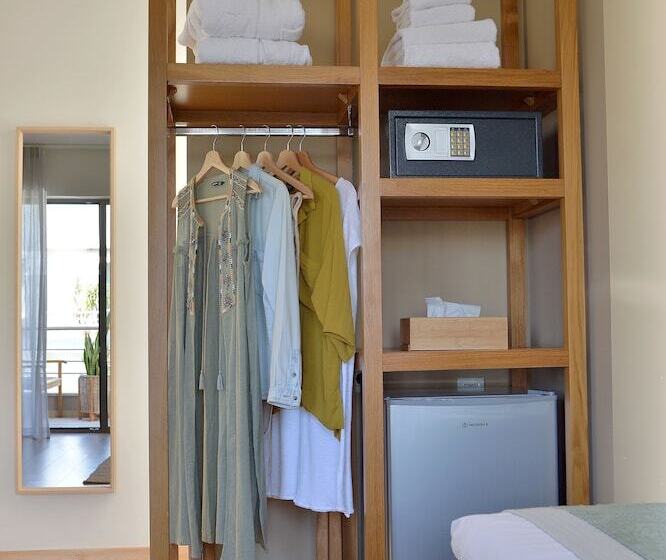 주니어 스위트, Mirivili Rooms & Suites