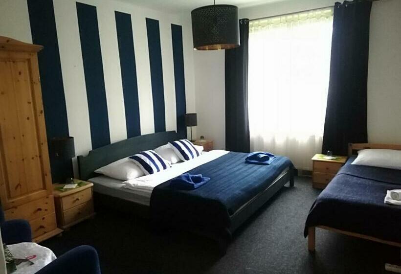 اتاق استاندارد سه نفره, Orbis