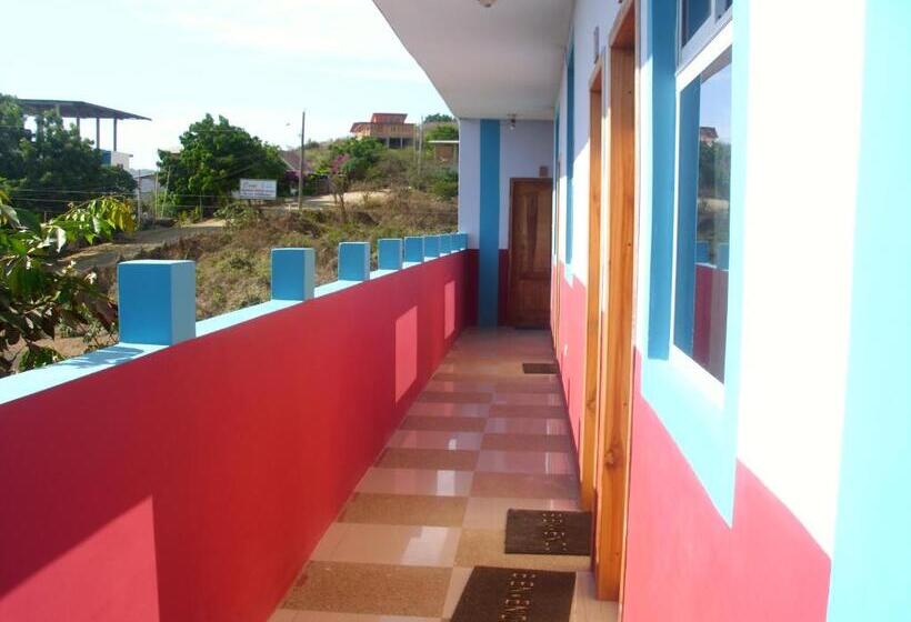Четырехместный Номер Стандарт, Hostal Alcazaba