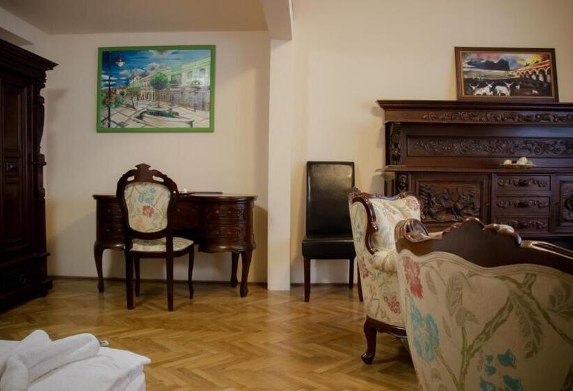 Люкс, La Pergola & Prestige Panzió