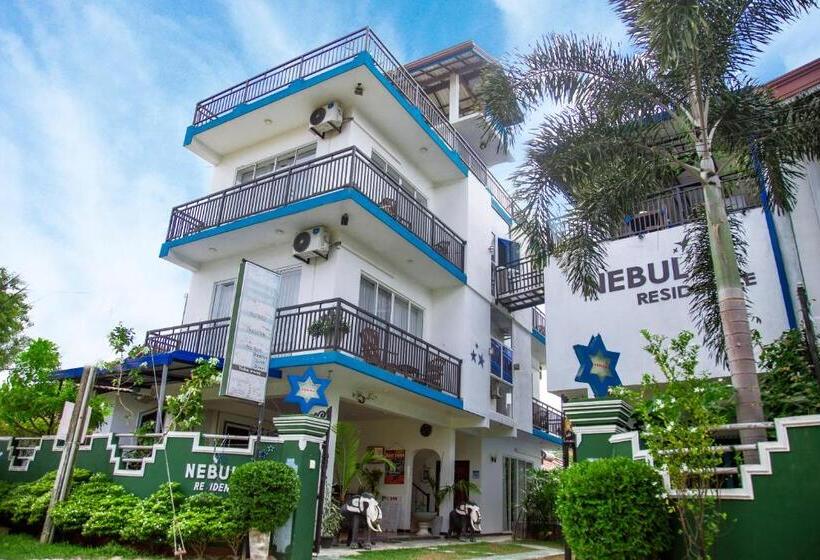 标准三人间, Nebula Residence