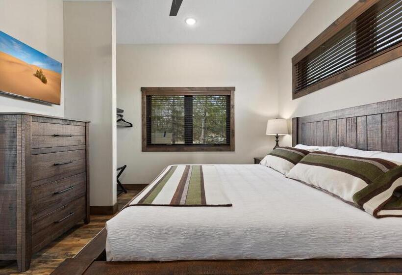 Апартаменты 5 спален, Quarterdeck Resort