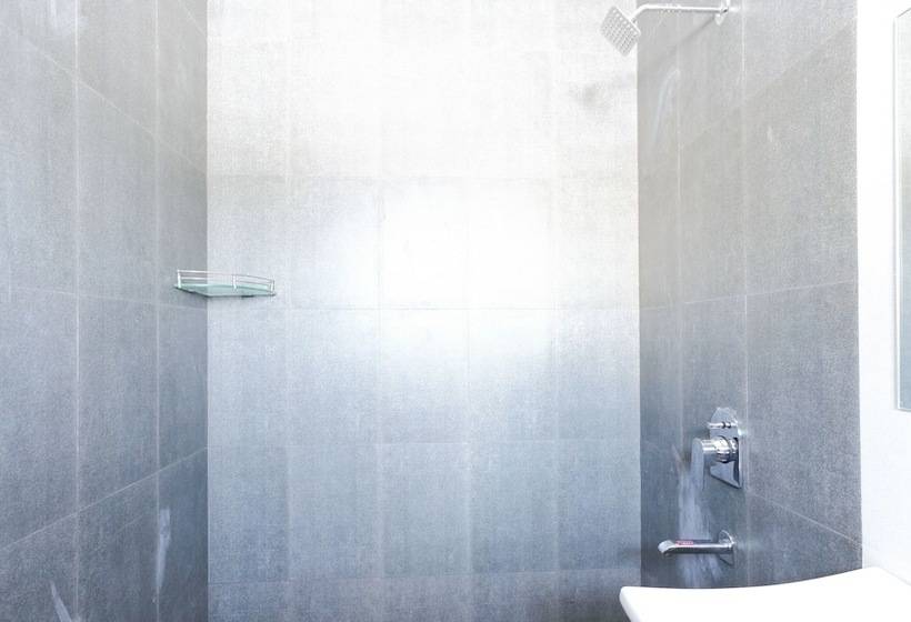 디럭스 룸, Treebo Hi Line Apartments Kalapatti