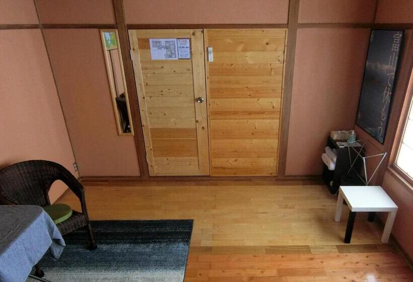 اتاق استاندارد, Shirokuma Inn