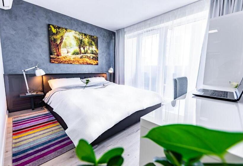اتاق لوکس با بالکن, More Than Accommodation