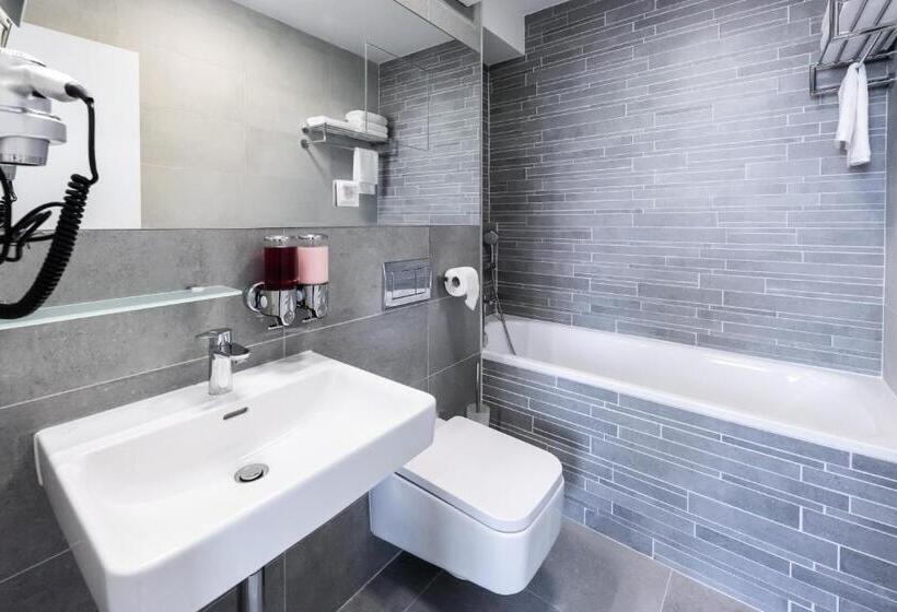 اتاق استاندارد, More Than Accommodation