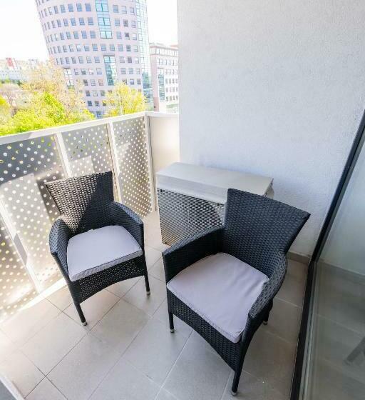 اتاق کلاس بیزنس, More Than Accommodation