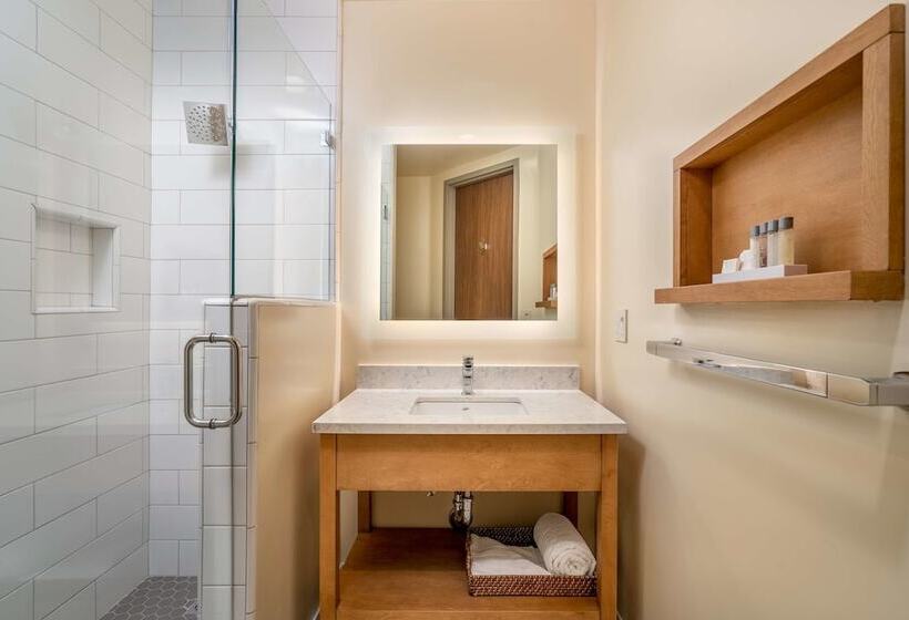 Номер Стандарт 2 Двуспальные Кровати, The Agrarian Hotel; Best Western Signature Collection