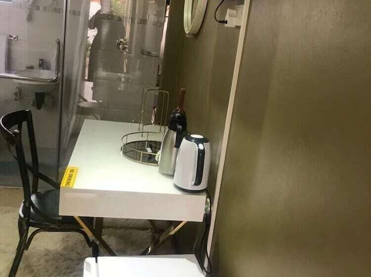 اتاق استاندارد, Luxlusive Guest House