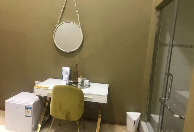 اتاق استاندارد, Luxlusive Guest House