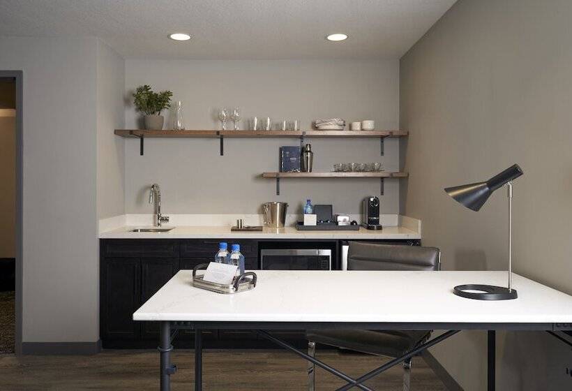 발코니가 있는 스위트, Archer Hotel Seattle/redmond