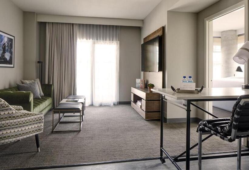 סוויטה עם מרפסת, Archer Hotel Seattle/redmond
