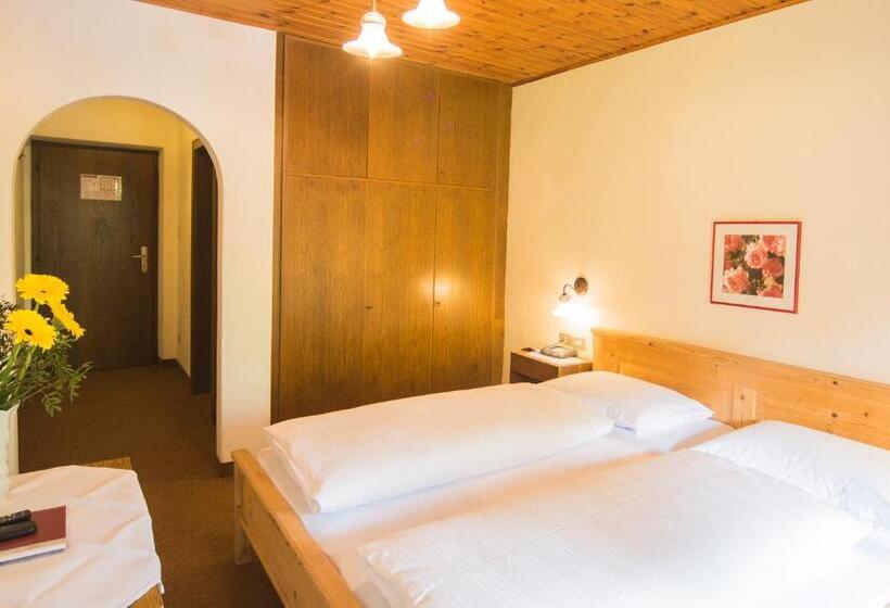Номер Стандарт с Балконом, Berghotel Kason
