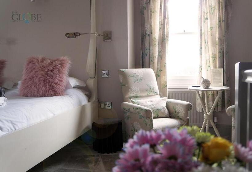 Family Suite, The Globe Angle