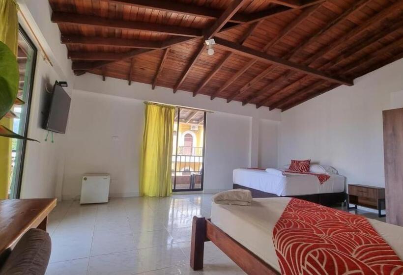 Quarto Triplo Deluxe Vista Mar, Bahía Yubarta