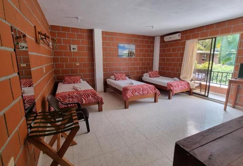 Quarto Quádruplo Estandar, Bahía Yubarta
