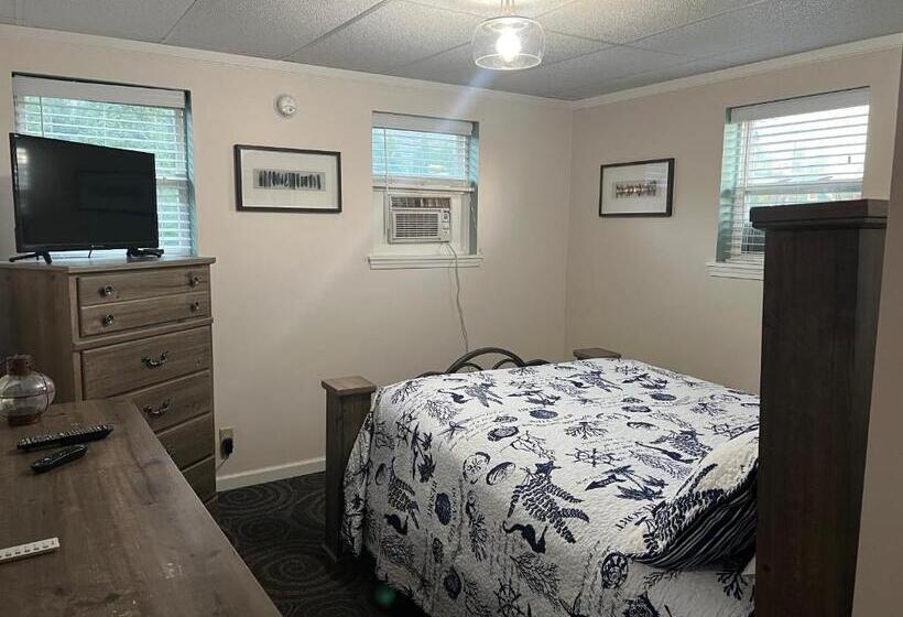Family Suite, Carbone S Beachside Guest Rooms